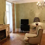 ベッド・アンド・ブレックファスト Chambres D'hotes Chateau De Viviez