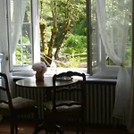 ベッド・アンド・ブレックファスト Chambres D'hotes Chateau De Viviez