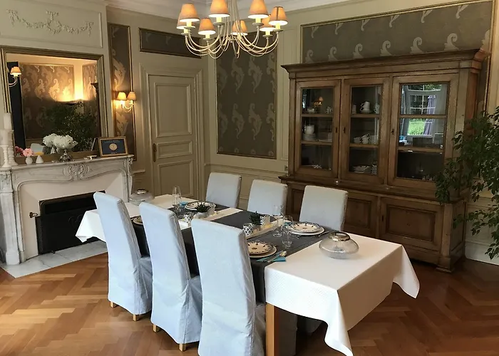 Chambres D'hotes Chateau De * Viviez