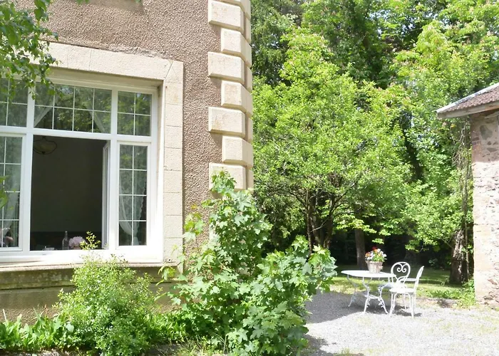 Chambres D'hotes Chateau De * Viviez