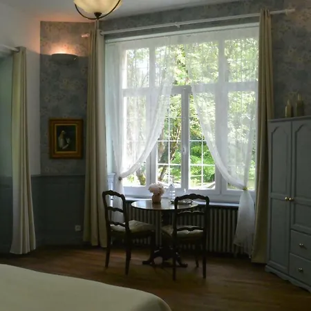 Chambres D'hotes Chateau De * Viviez